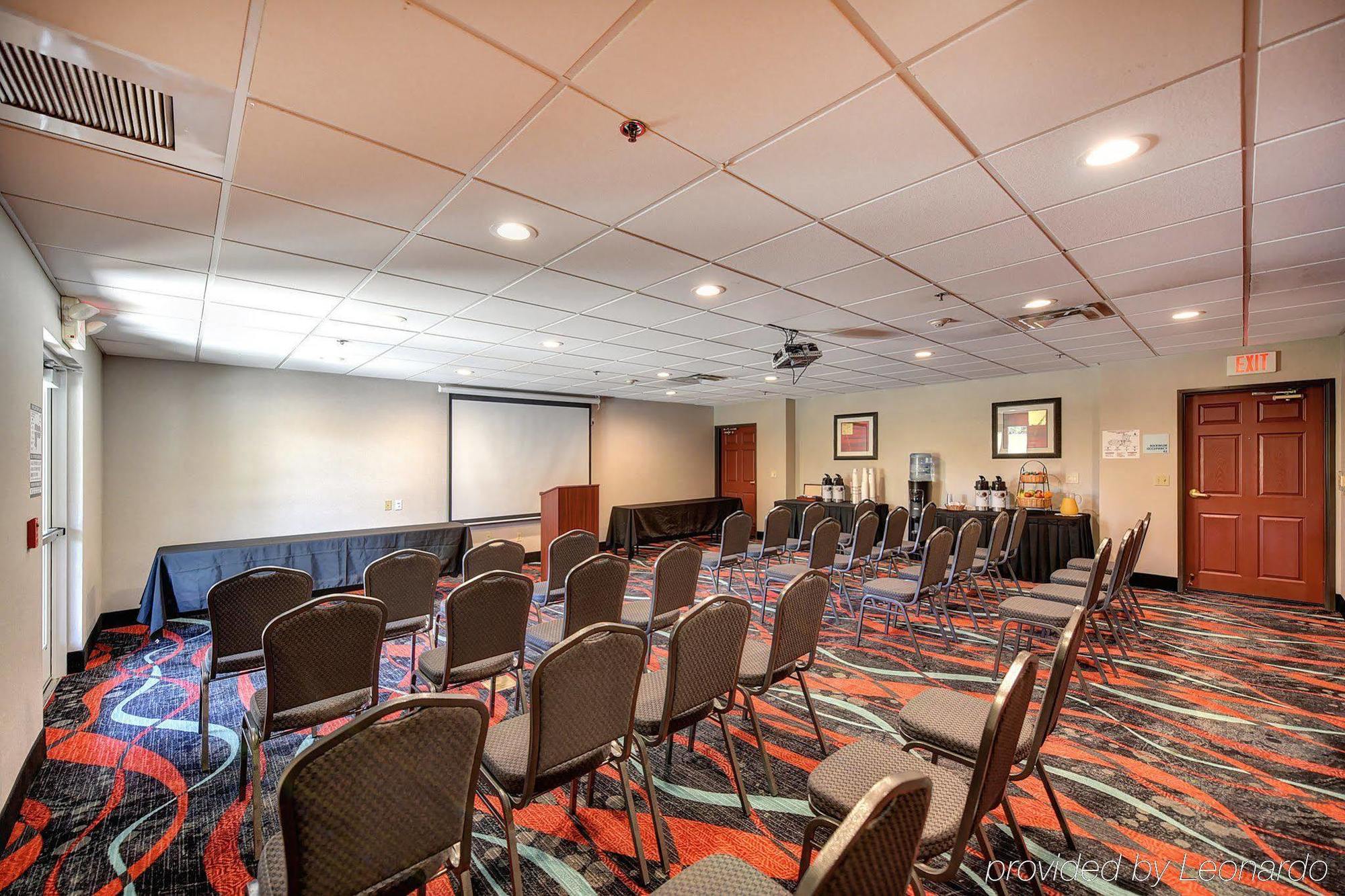 Holiday Inn Express Hotel & Suites Manteca By Ihg Exterior photo