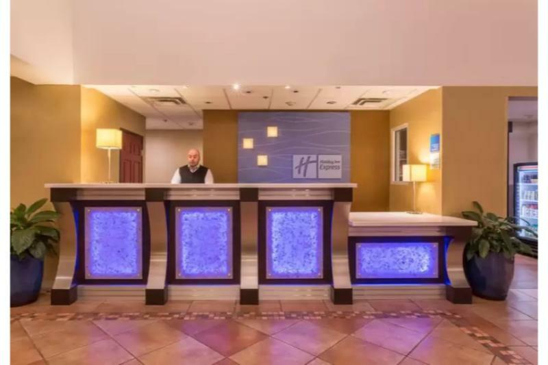 Holiday Inn Express Hotel & Suites Manteca By Ihg Exterior photo