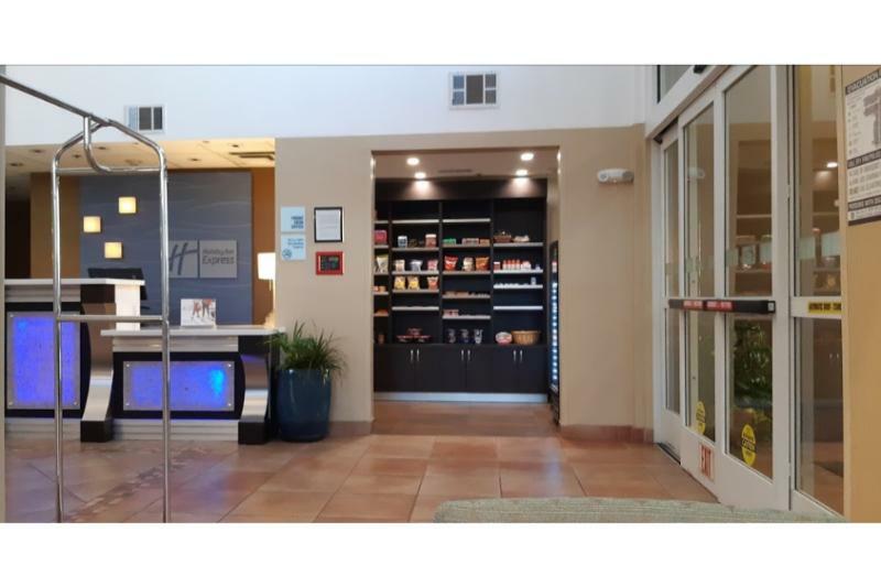 Holiday Inn Express Hotel & Suites Manteca By Ihg Exterior photo