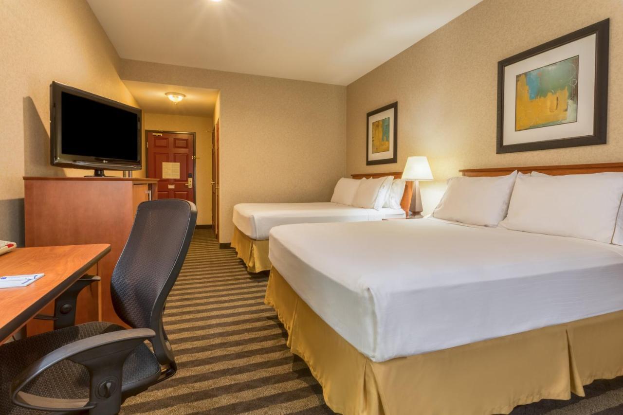 Holiday Inn Express Hotel & Suites Manteca By Ihg Exterior photo