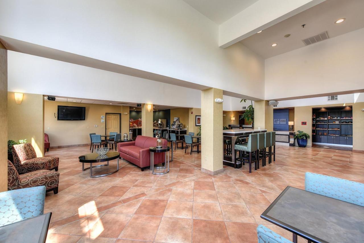 Holiday Inn Express Hotel & Suites Manteca By Ihg Exterior photo