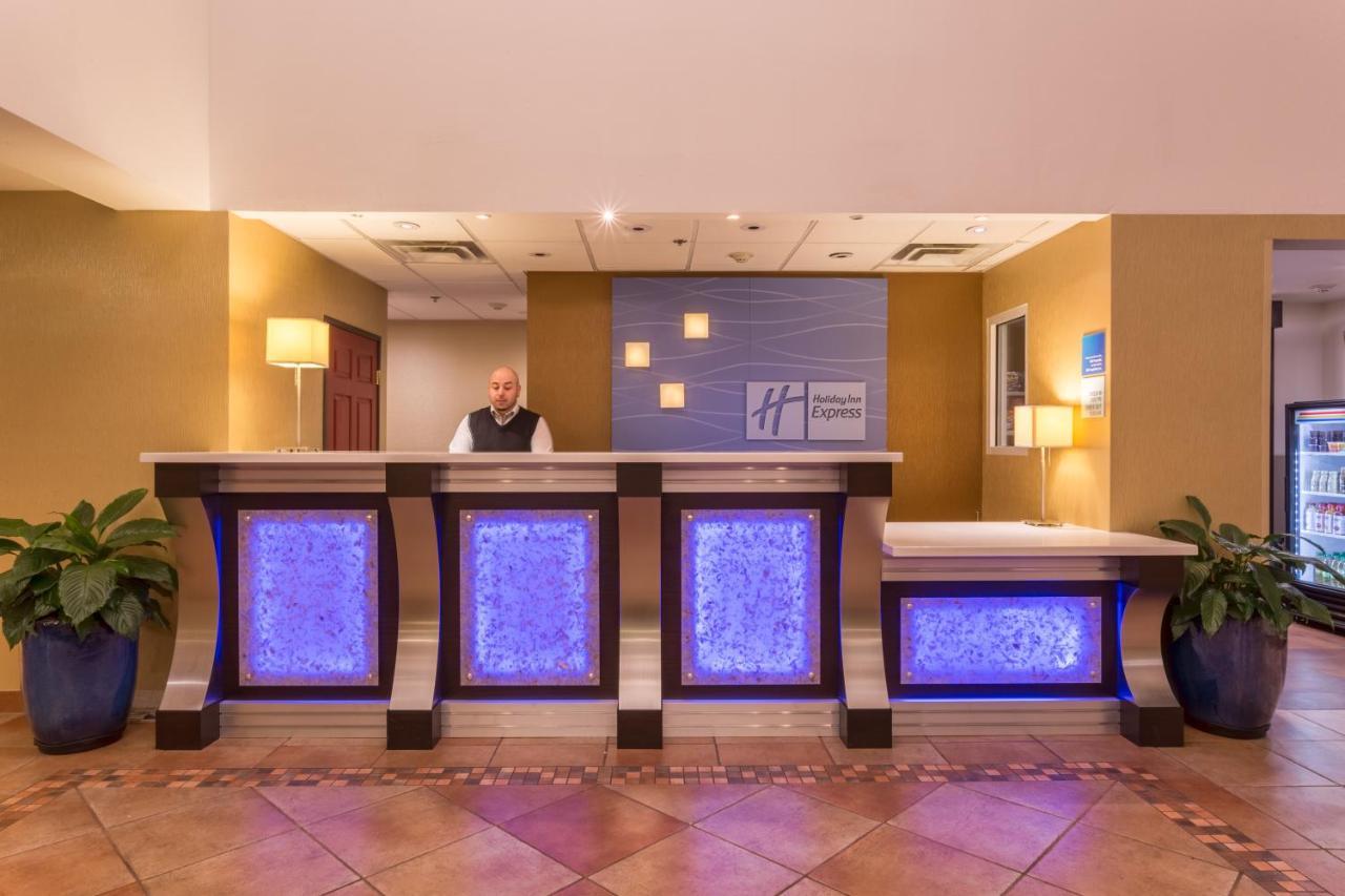 Holiday Inn Express Hotel & Suites Manteca By Ihg Exterior photo